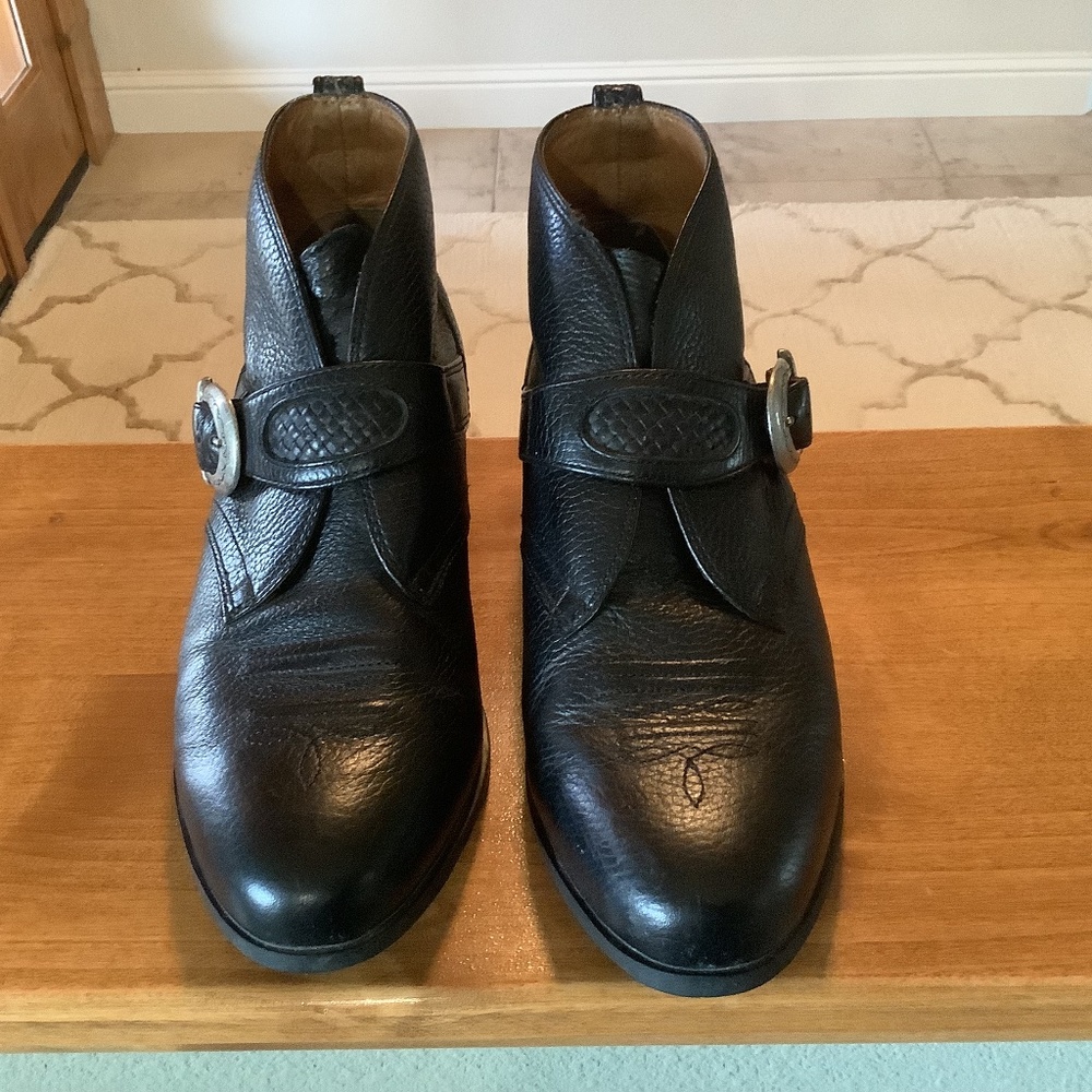 Ariat Boots with Silvertone Buckle